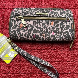 Travelon RFID leopard wristlet.